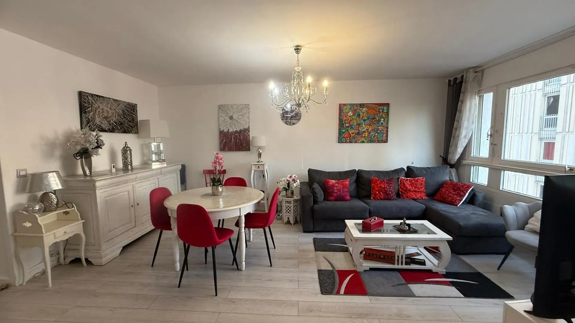 Un Cocon A Deux Pas Du Metro Et Avec Parking Inclus Apartment Paris