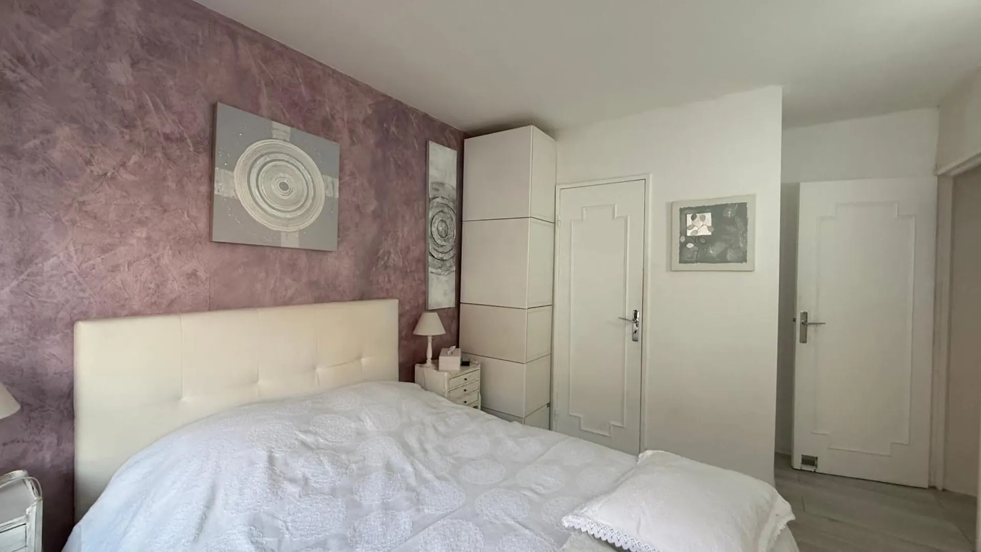 Un Cocon A Deux Pas Du Metro Et Avec Parking Inclus Apartment Paris