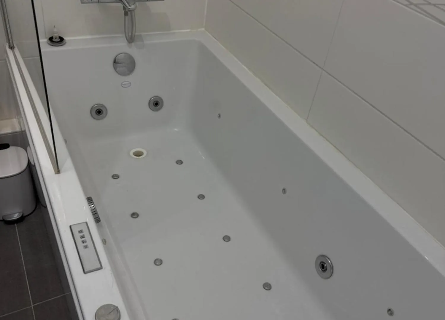 Un Cocon A Deux Pas Du Metro Et Avec Parking Inclus Apartment Paris